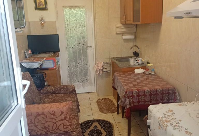 Apartament 2 camere,decomandat, etaj2/4,  Tiglina1 - Poză 1