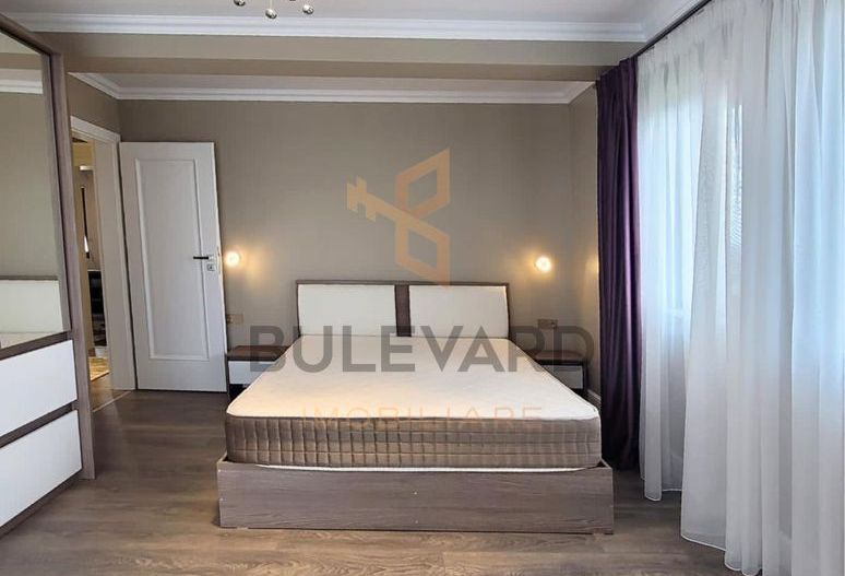 Casa de inchiriata cu Jacuzzi, zona Voronet - Poză 4