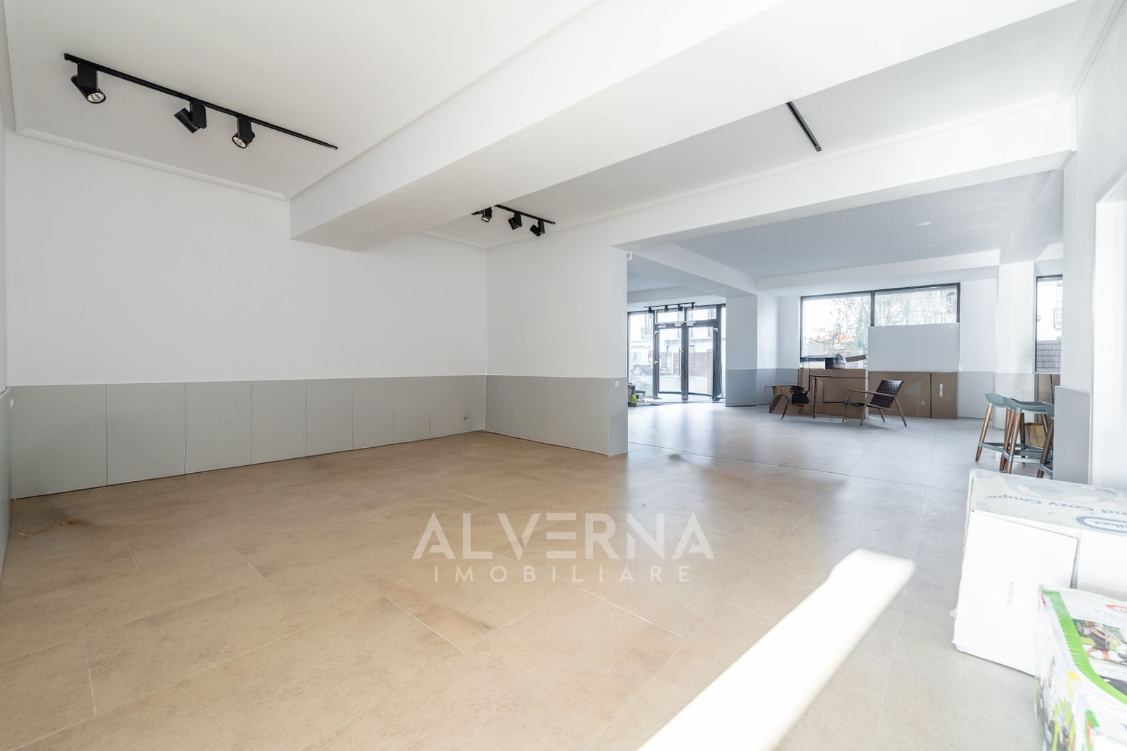 Spatiu comercial 165mp | 11ml vitrina | 2 grupuri sanitare | Borhanci - Poză 3