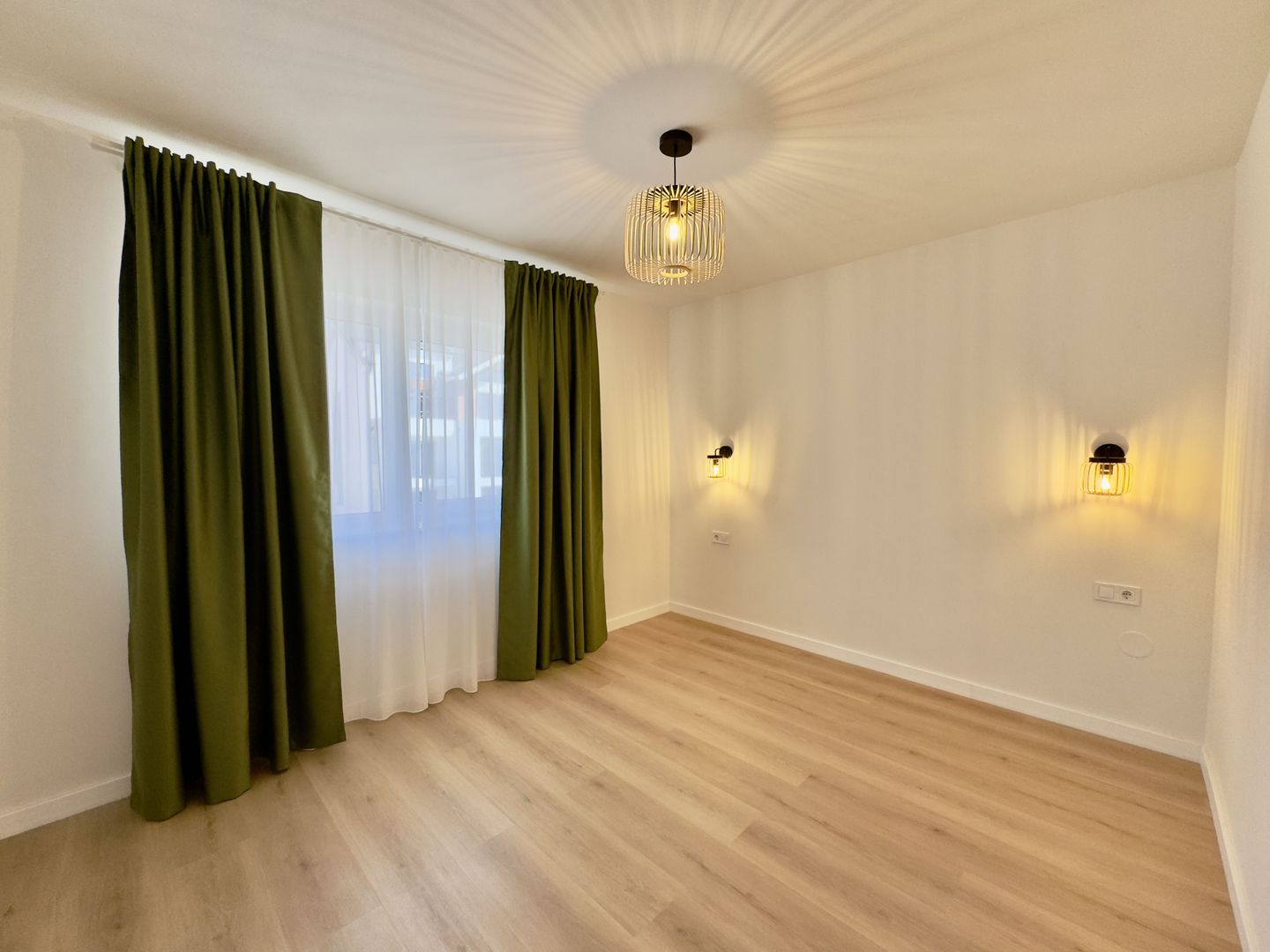 Apartament 3 camere, finisat la cheie, terasă 12.22, aer conditionat - Poză 4