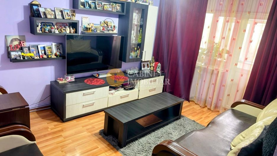 4 CAMERE DECOMANDAT + 2 BAI - 84 MP -Zona Galata - Poză 1