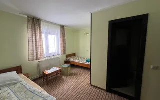 Pensiune + Casa | 626 MPU | Selimbar - Poză 22