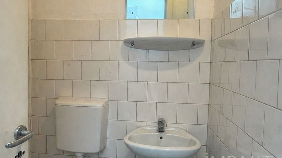 Spatiu comercial cu vitrina generoasa aproape de centru - Poză 5