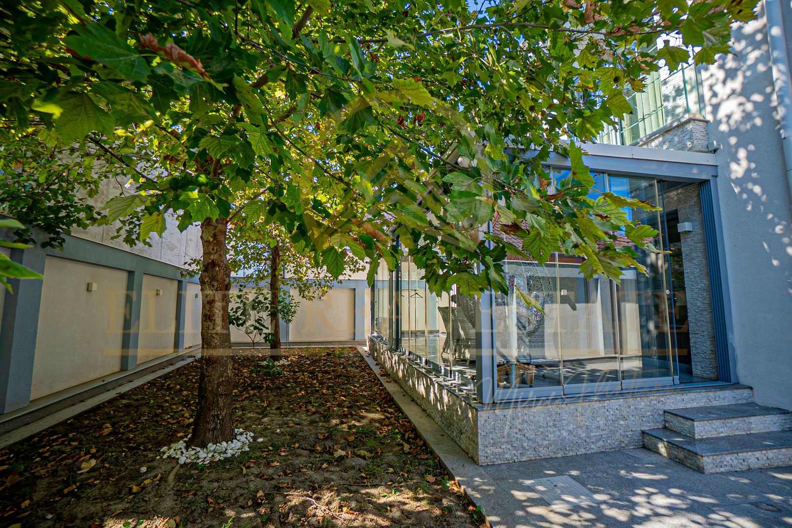 Mamaia Sat - Casă ultra-modernă de lux  – 5 camere, 4 dormitoare. - Poză 9