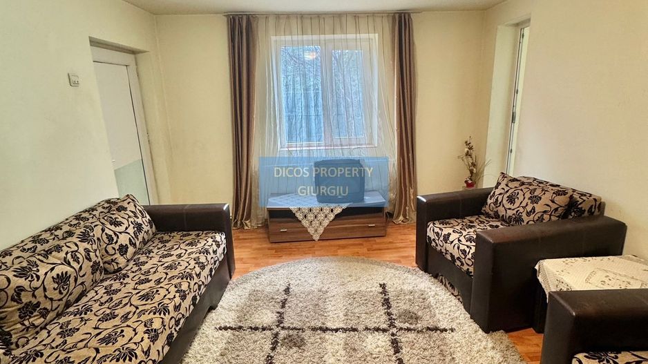 De vânzare casă cu 4 camere, garaj - Poză 2