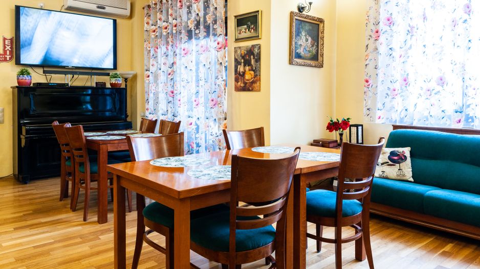 Vila 19 camere pretabila | azil batrani | gradinita | after school - Poză 3