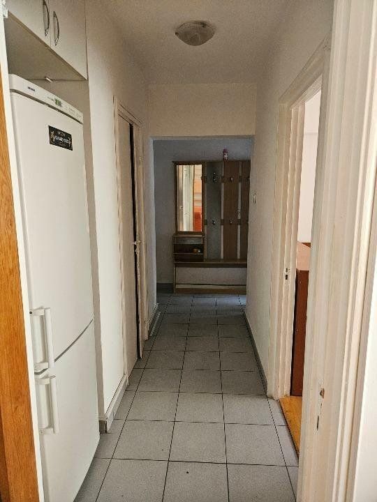 Particular - oferta ap 2 camere decomandat metrou Bucur Obor bloc reabilitat - Poză 8