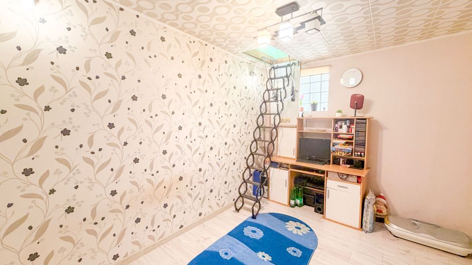 Casă de vânzare 2 camere  Mansarda + Pivnița - Belvedere - Poză 4