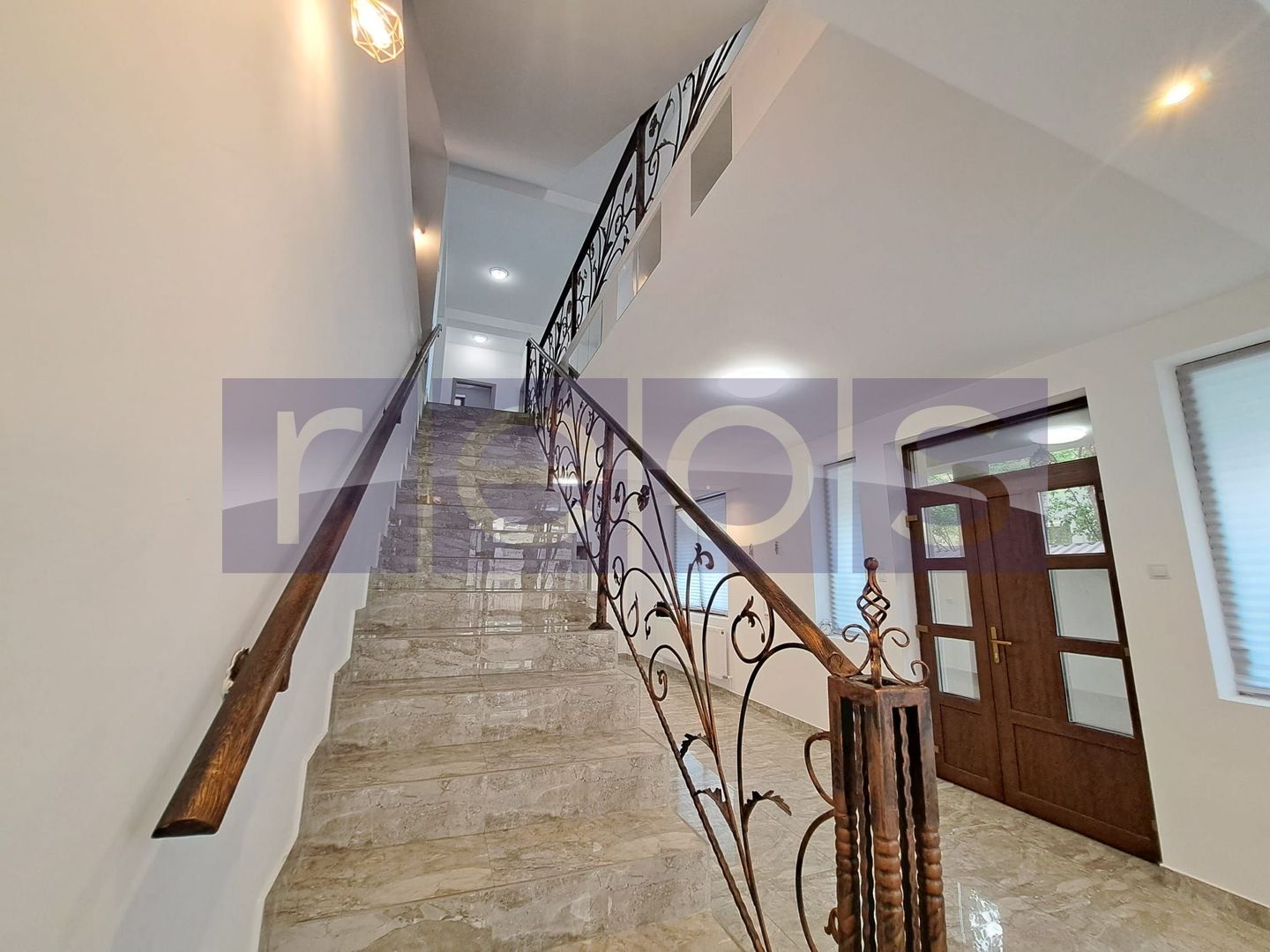 INCHIRIERE VILA P+2+M | ZONA MIHAI BRAVU - Poză 3