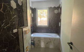 Apartament 3 camere de vanzare - structura tip vila, zona verde - Poză 2