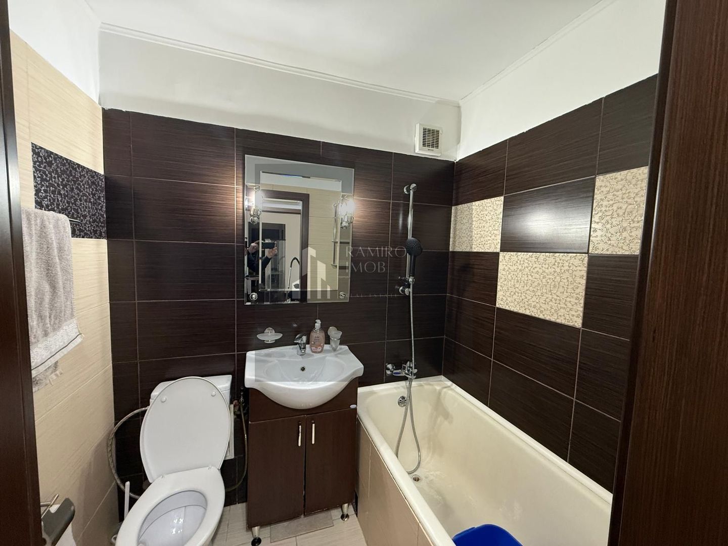 Apartament 3 camere semidecomandat Drumul Taberei - Poză 11