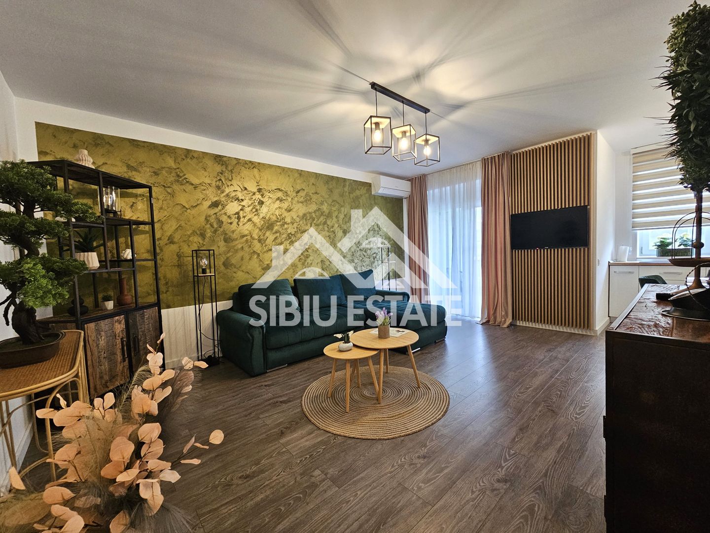 Apartament 3 camere, 2 bai Sibiu, dotat complet - Poză 1