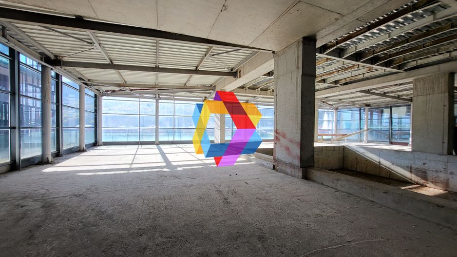 Clădire mixta -3600 mp - Poză 6