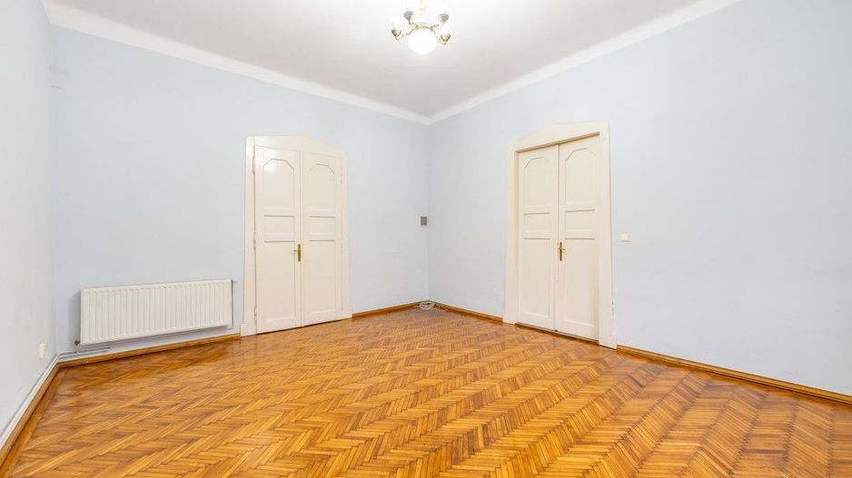 Apartament nemobilat, 3 camere, etaj 1, Bld.Revoluției - Poză 9