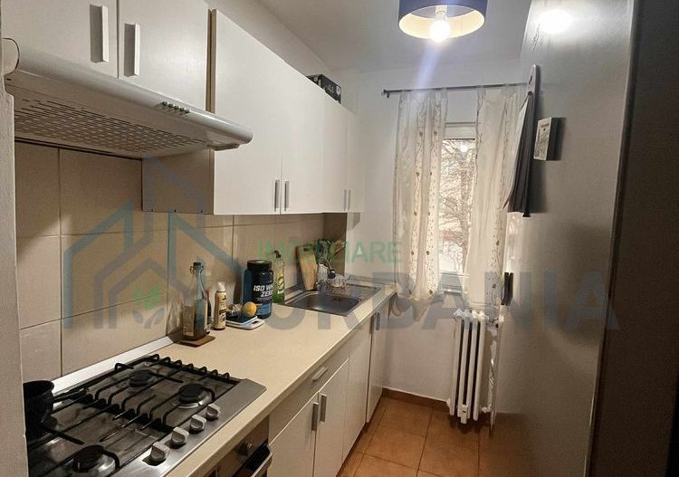 Apartament cu doua camere Zimbru - Poză 3