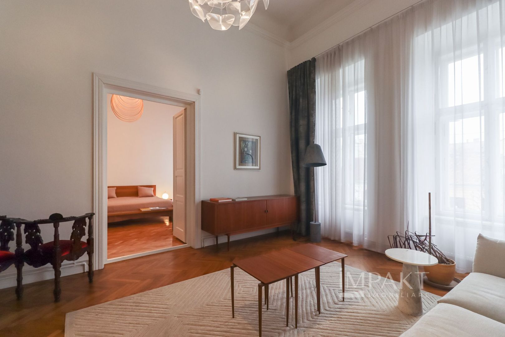 Apartament deosebit cu 4 camere in centrul orasului Cluj Napoca - Poză 11