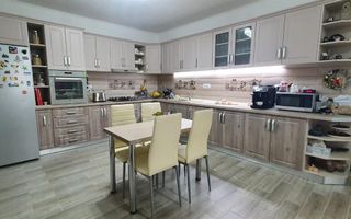 Casa 10 camere, 1000 mp teren, la asfalt, Barabant - Poză 11