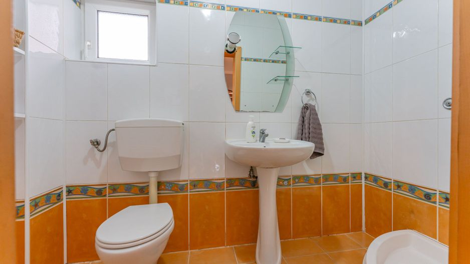 Casă spațioasă pentru familie în Hărman: 5 camere, 670 mp teren - Poză 8