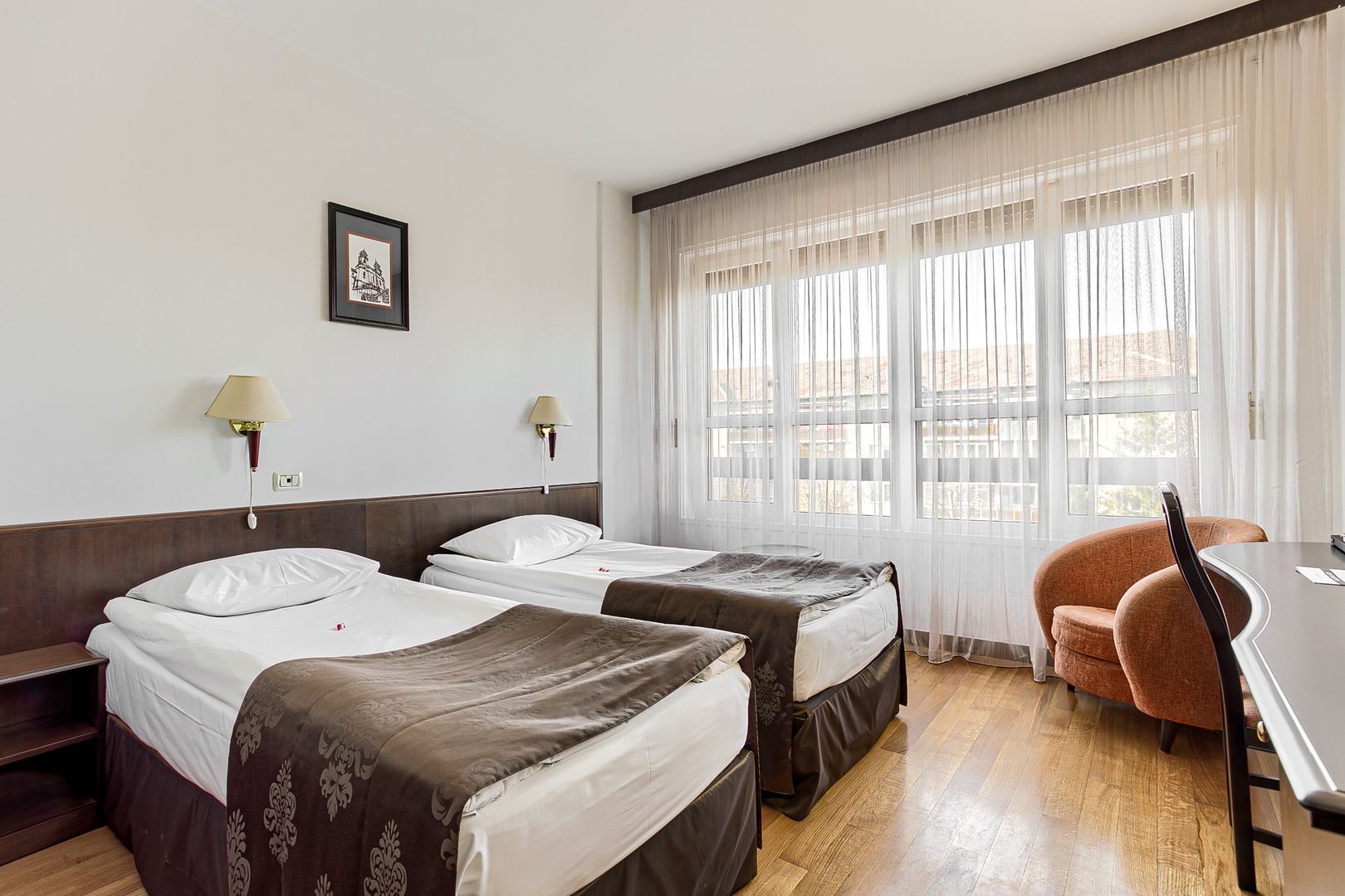 Oportunitate de investiție: Hotel Best Western de 4 stele Arad - Român - Poză 6