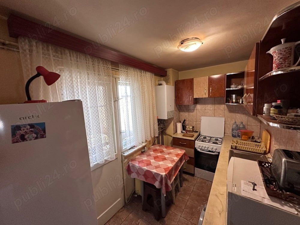 Ag BRASADAS vinde apartament 3 camere etaj 6/10 decomandat. - Poză 5