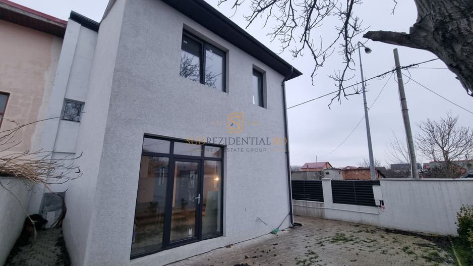 Casă spațioasă de vânzare – Sector 4, Metrou Aparatorii Patriei - Poză 10