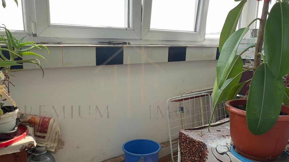 Apartament cu 3 camere - Pajura - Poză 4