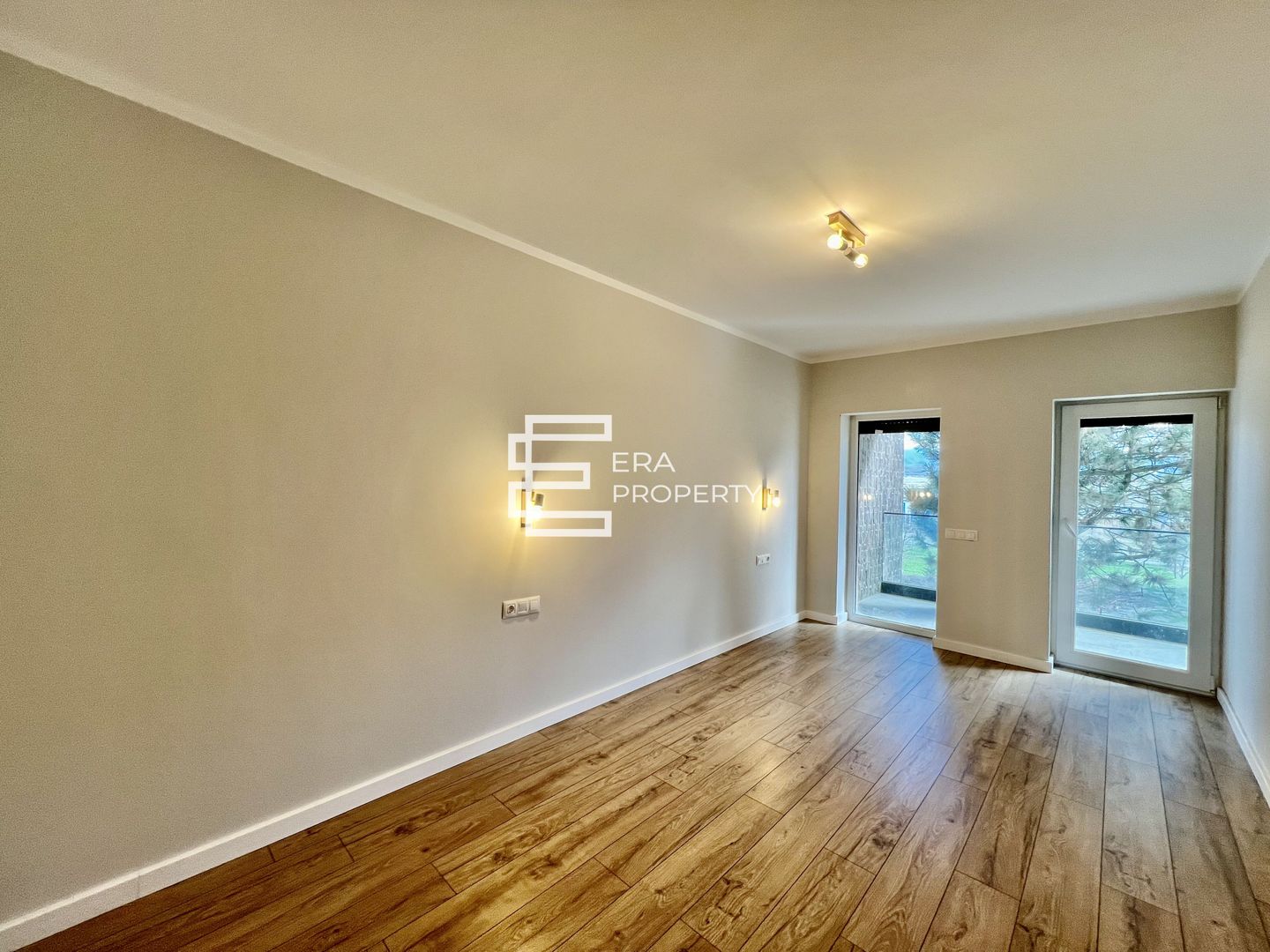 Apartament  54 mp- balcon 14 mp- aer conditionat- zona Aeroport /Sibiu - Poză 2