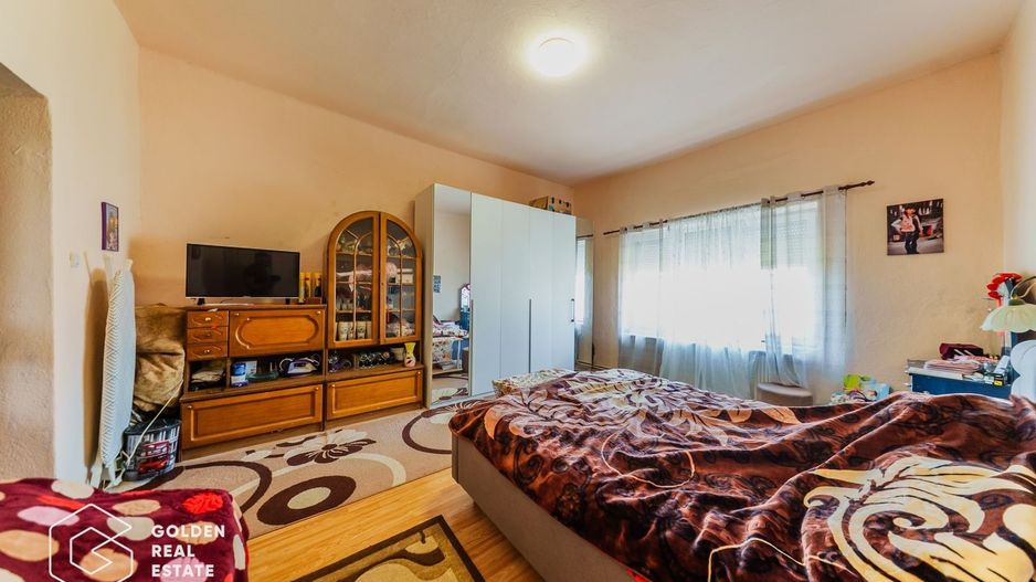 Casa foarte spatioasa cu gradina si gospodarie, Santana - Poză 6