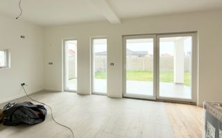 Com 0 | Duplex superb cu 5 camere despartit prin garaj | Dumbravita - Poză 4