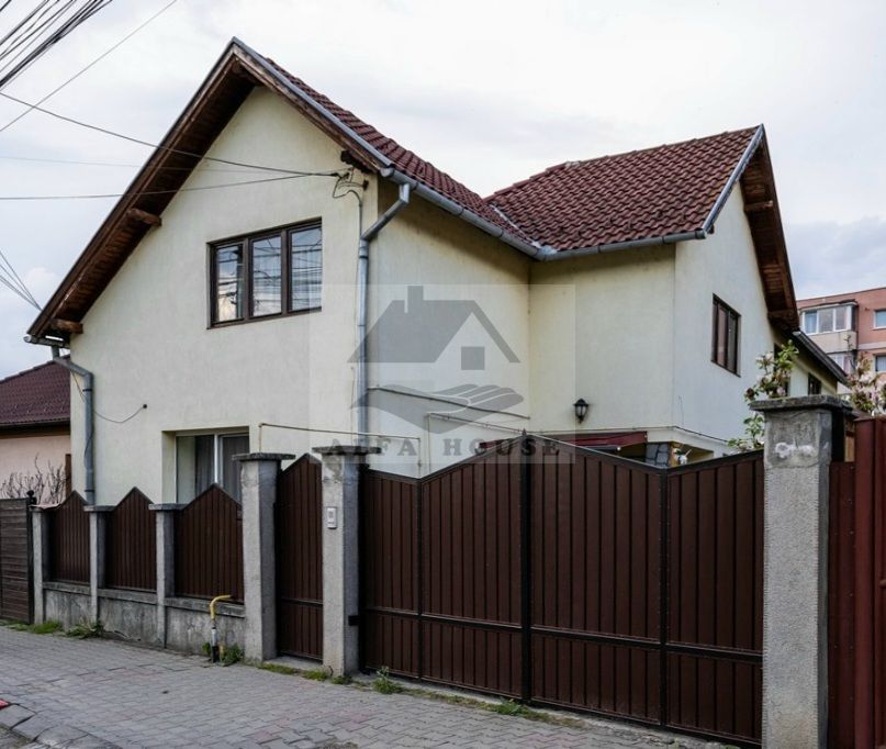 Casa individuala Sacele, 250 mp + 40 mp garaj + 556 mp curte - Poză 1