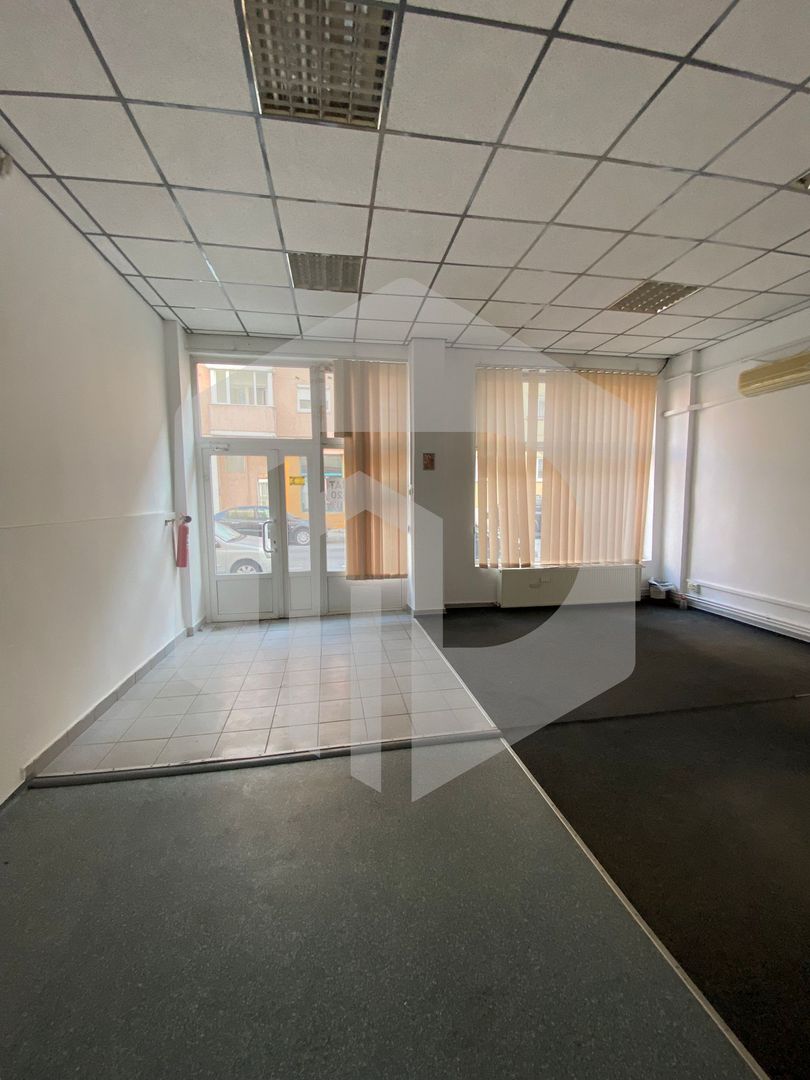 Spatiu comercial de inchiriat- 70 mp- Vasile Aaron- 2 intrari - Poză 1
