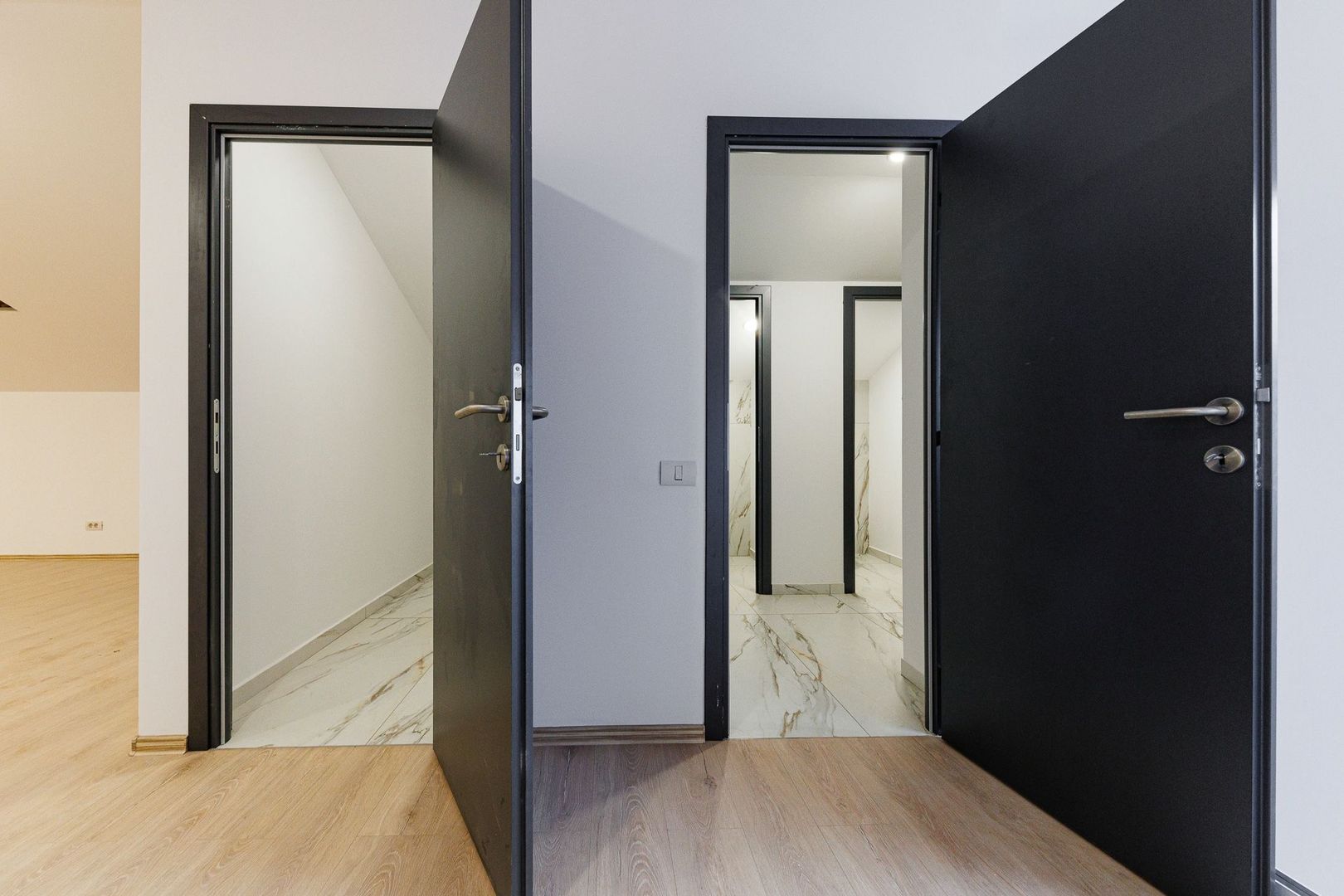 Prima inchiriere - Spatiu birouri 100 mp | Grup sanitar&Zona Chicineta - Poză 17