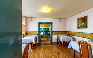 Hotel în Pârneava - Poză 2