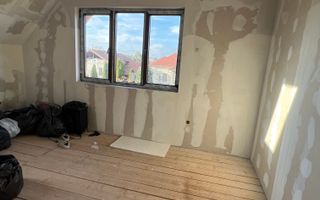 Casă spațioasă de vânzare în Ruși – pentru locuință sau investitie - Poză 10