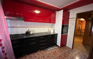 3 camere | 2 bai |  bucatarie inchisa | Etaj 2 | Centrala proprie
