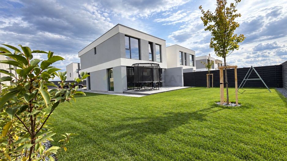Vila Individuala 5 camere Tunari - Poză 4