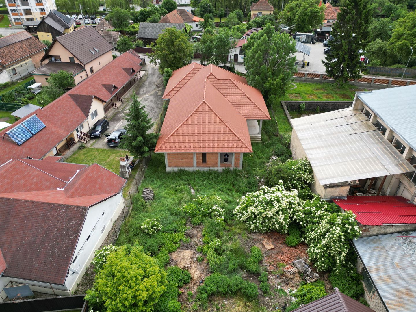 Casă de vânzare 260 mp utili + 1052 mp teren in centrul orasului Covasna - Poză 3