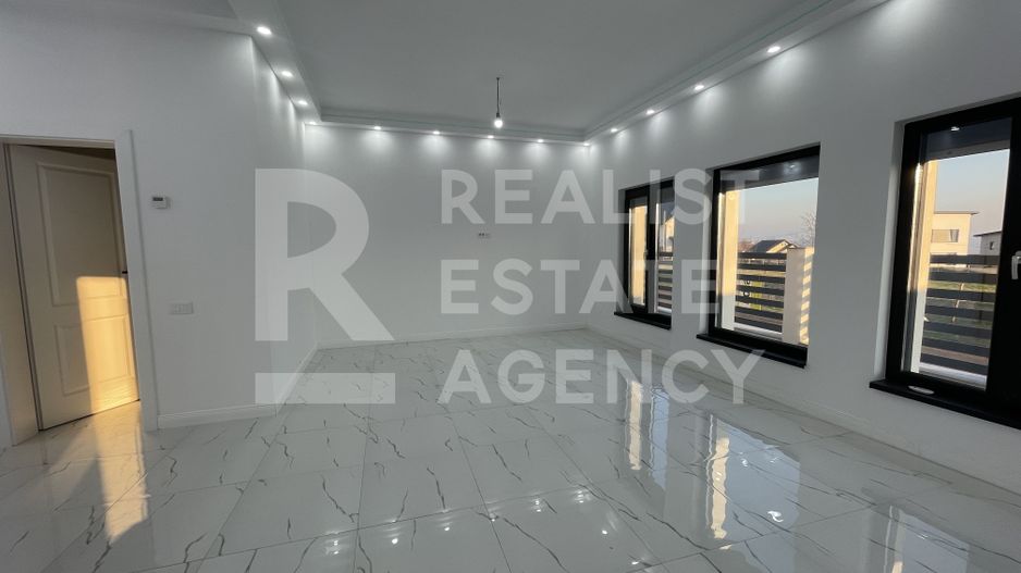 Vânzare, casă, 4 camere, 100 mp utili, teren 630 mp + garaj - Poză 4