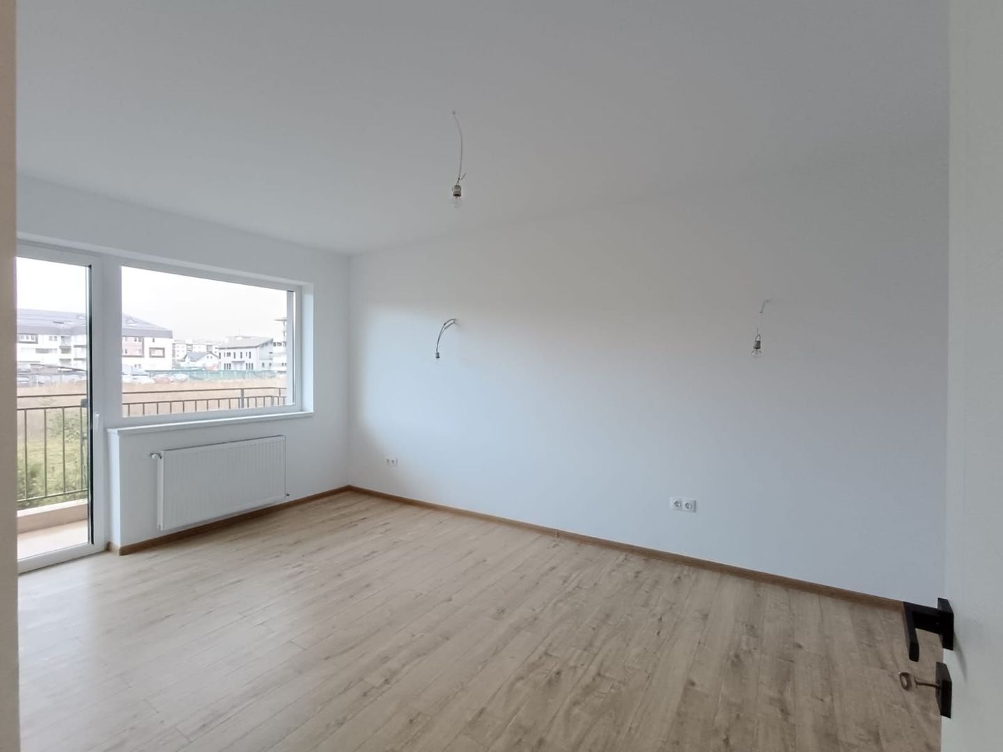Vanzare apartament nou 2 camere Intabulat nou nelocuit  zona Tractorul - Poză 1