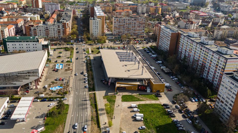 Vandut - Olimpia - Complex | 3 camere, modificat, 67 mp | Partial renovat - Poză 2