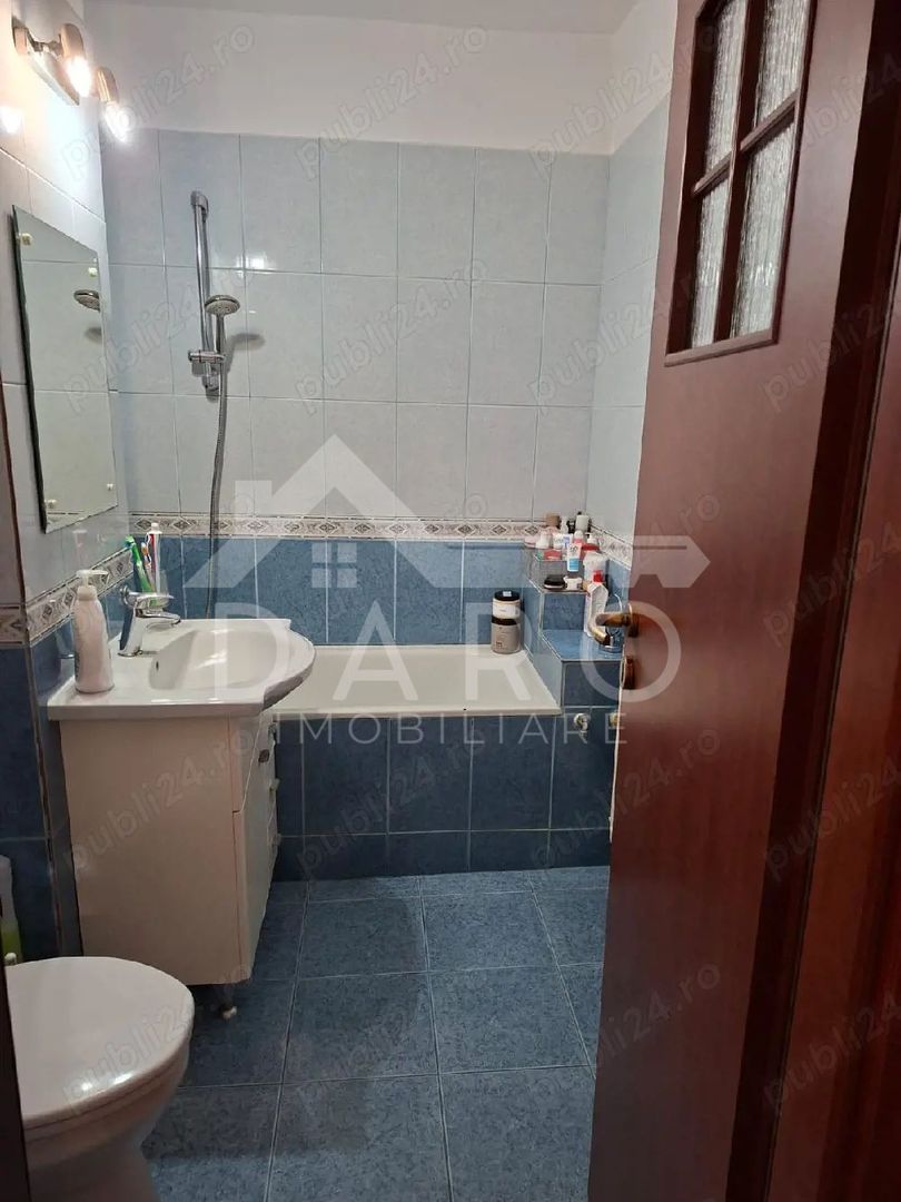 Vand apartament cu 3 camere in Tudor,strada Livezeni. - Poză 8