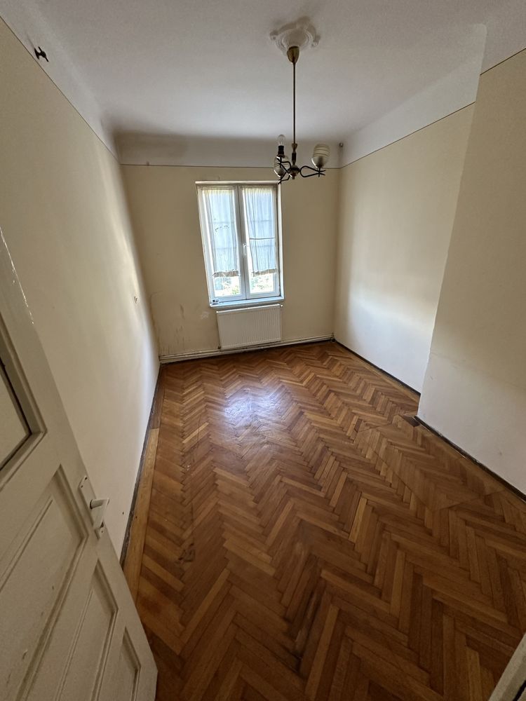 Proprietar vand apartament decomandat Unirii 5 camere - Poză 2