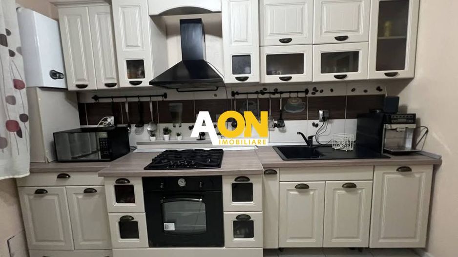 Casă tip înșiruit, 4 camere, Cetate, renovată 2024, acces 2 străzi - Poză 2