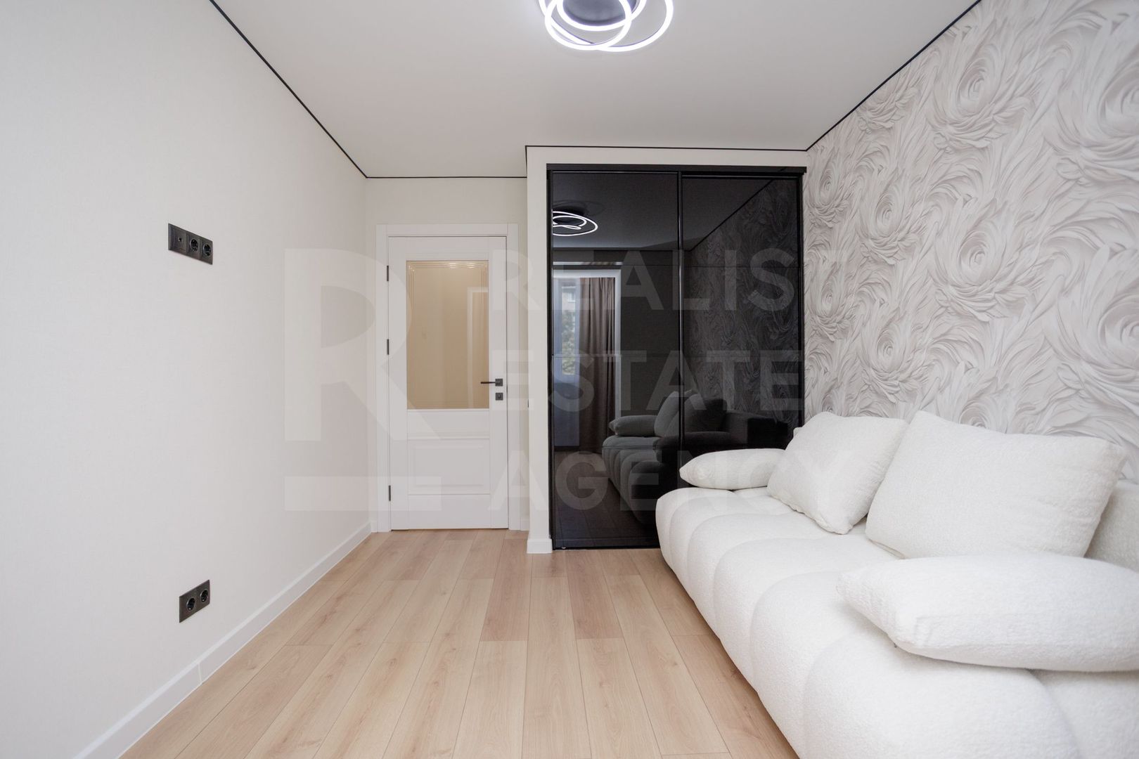Vânzare, apartament 3 camere + living 71 mp, str. Cornului, Buiucani - Poză 8