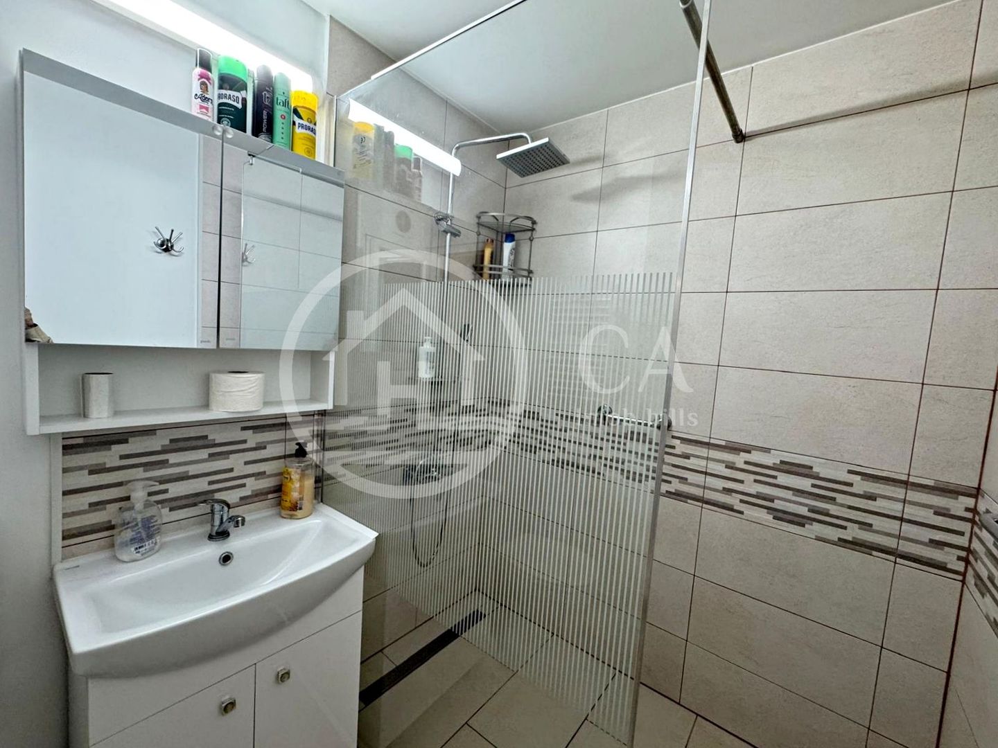 Apartament cu 3 camere de vanzare Str. Banatului Zona  Velenta, Oradea - Poză 11