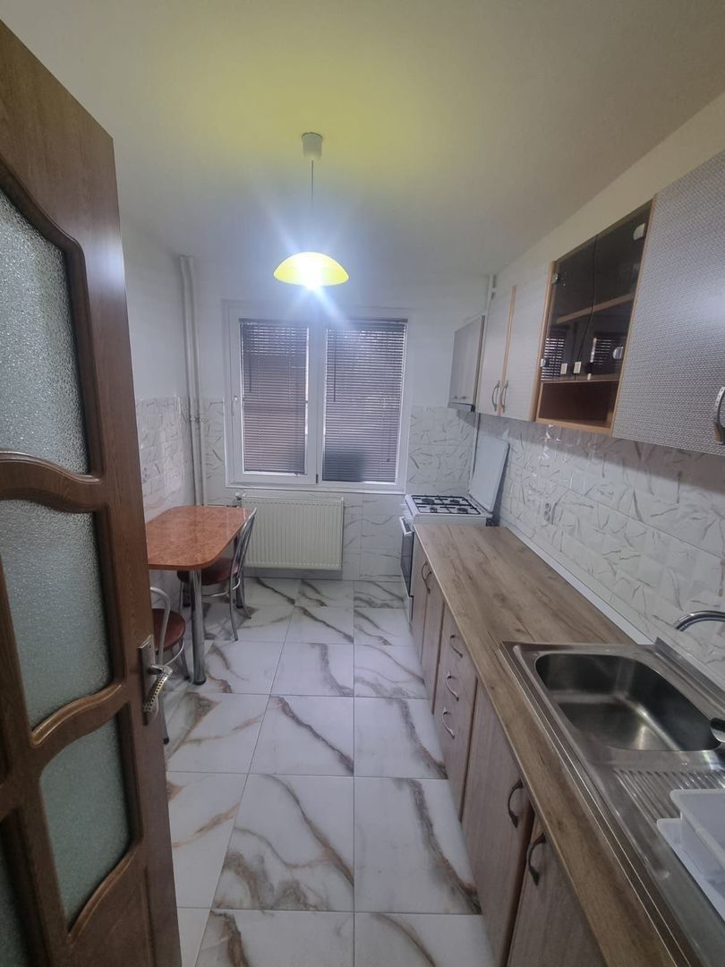 Apartament 2 camere Pajura, disponibil imediat, loc parcare - Poză 1