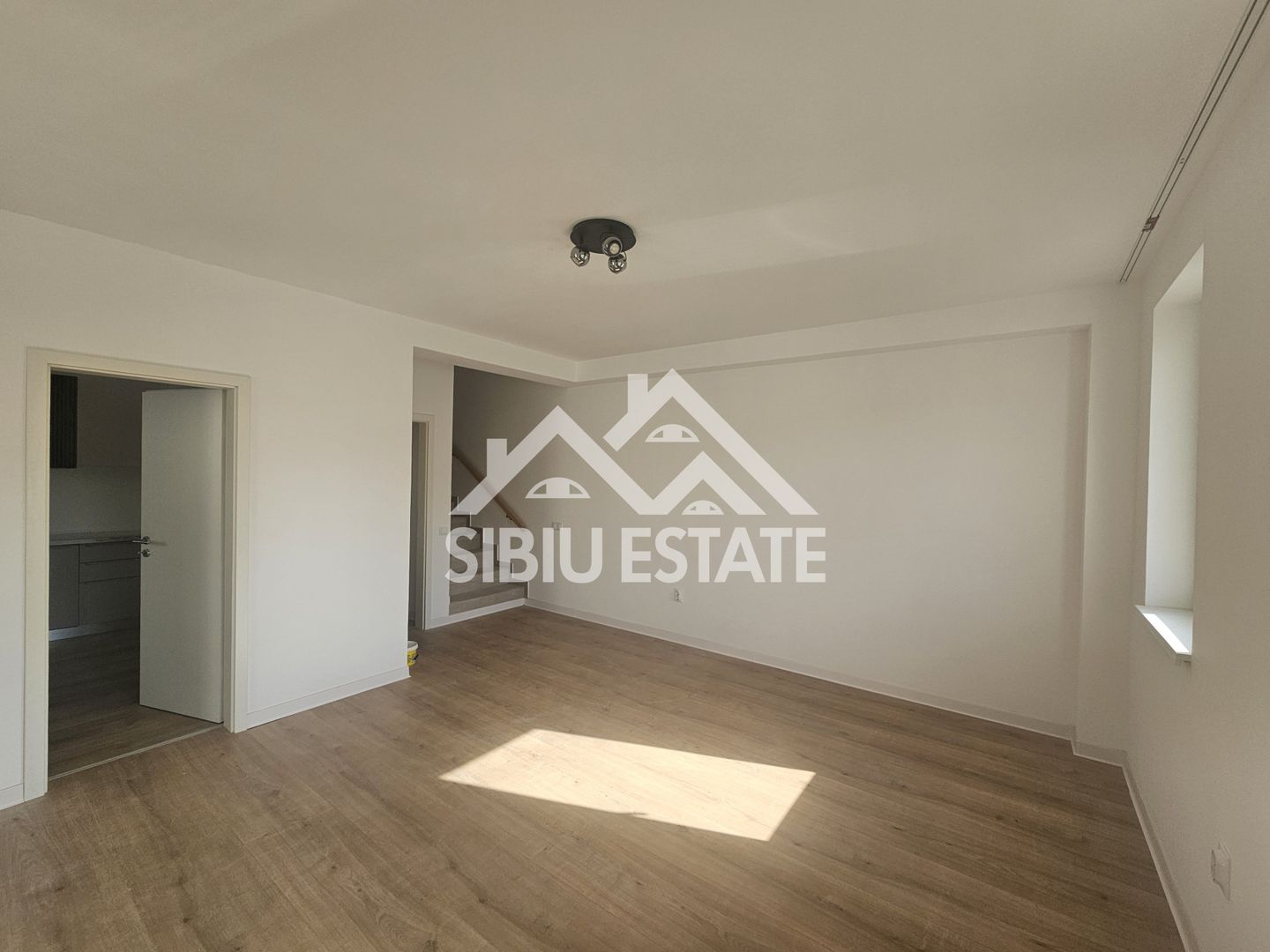 Casa de inchiriat, 4 camere, 2 bai, Sibiu Calea Cisnadiei - Poză 14