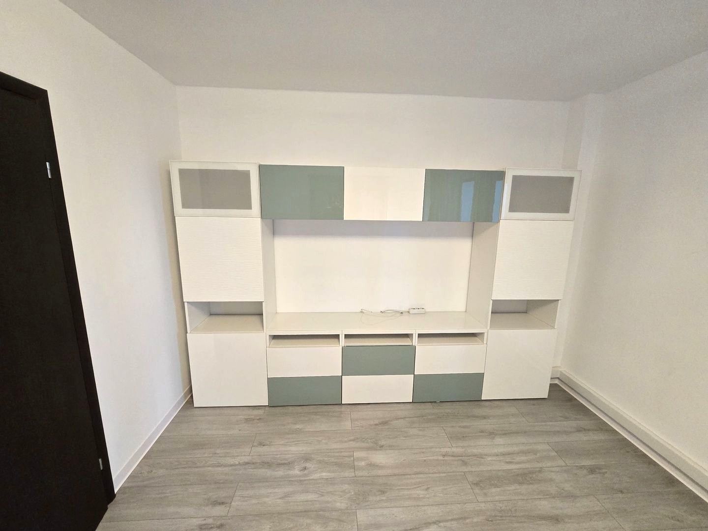 Apartament cu 2 camere complet renovat | Loc de parcare – Otopeni - Poză 2