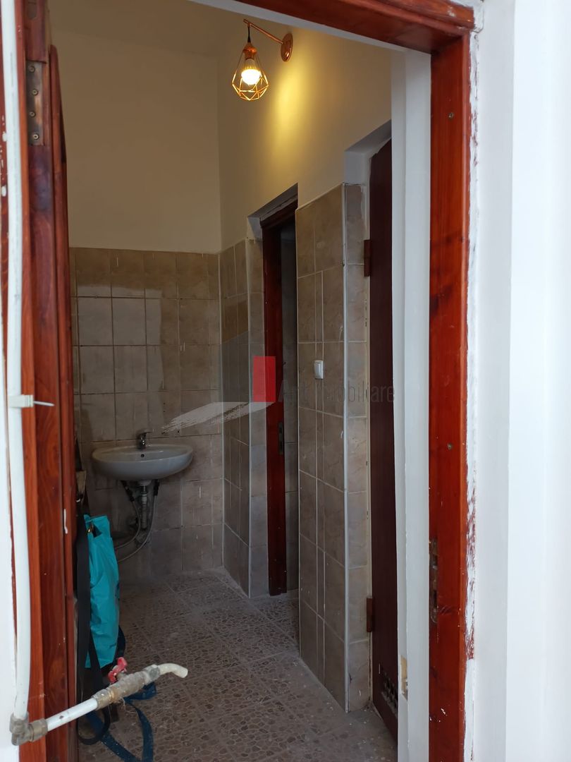Vila  de inchiriat recent renovata - Poză 30
