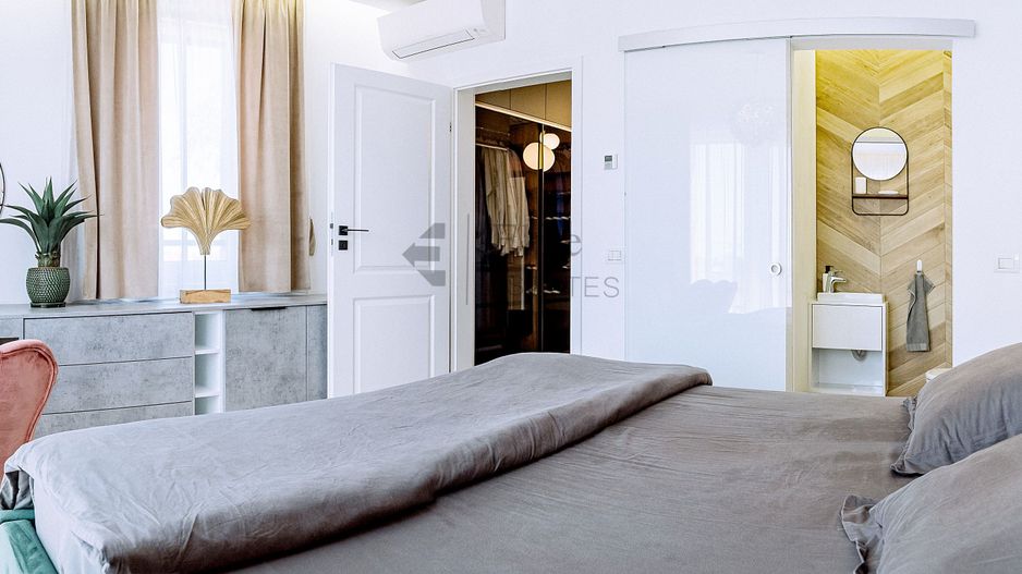 Penthouse de lux 530 mp ultracentral in Oradea - Poză 10